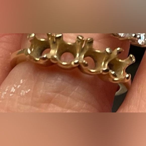 Solid 14k gold 4diamond SETTING only. - Picture 1 of 7